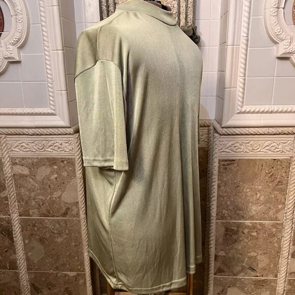 MALTOS. Size 3XL. Celery Green Poly Shiny Short Sleeve Crew Neck Pullover. B50 - Picture 1 of 6
